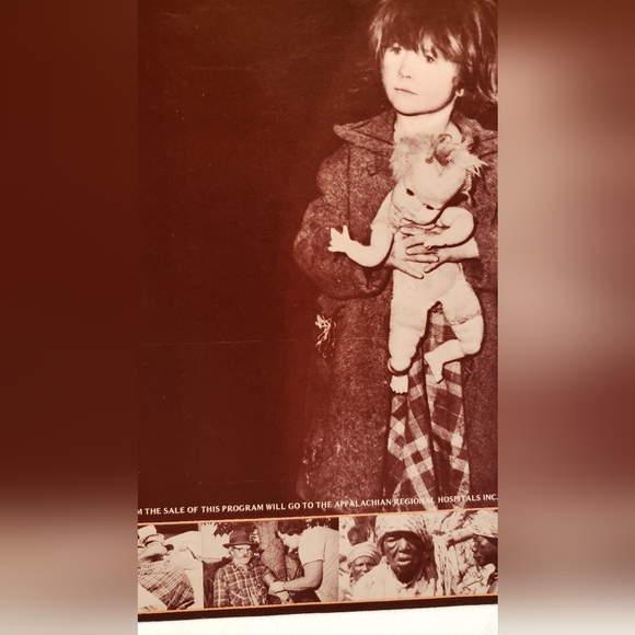 George Harrison Tour Program Book 1974 - Picture 7 of 7